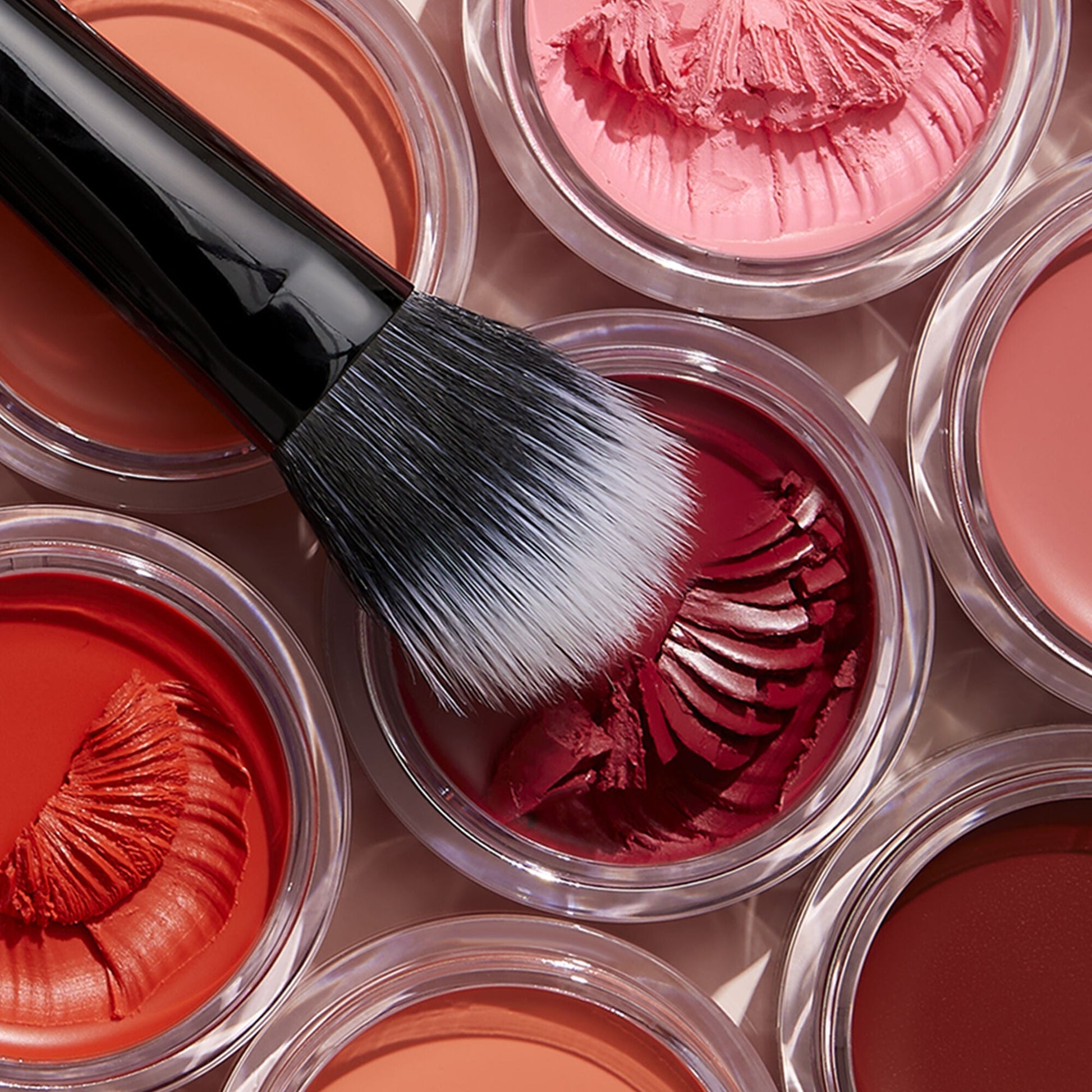 putty-blush-brush-r2 011321_PuttyBlush-Brush_V2_COMP_Final_IGF2.jpg
