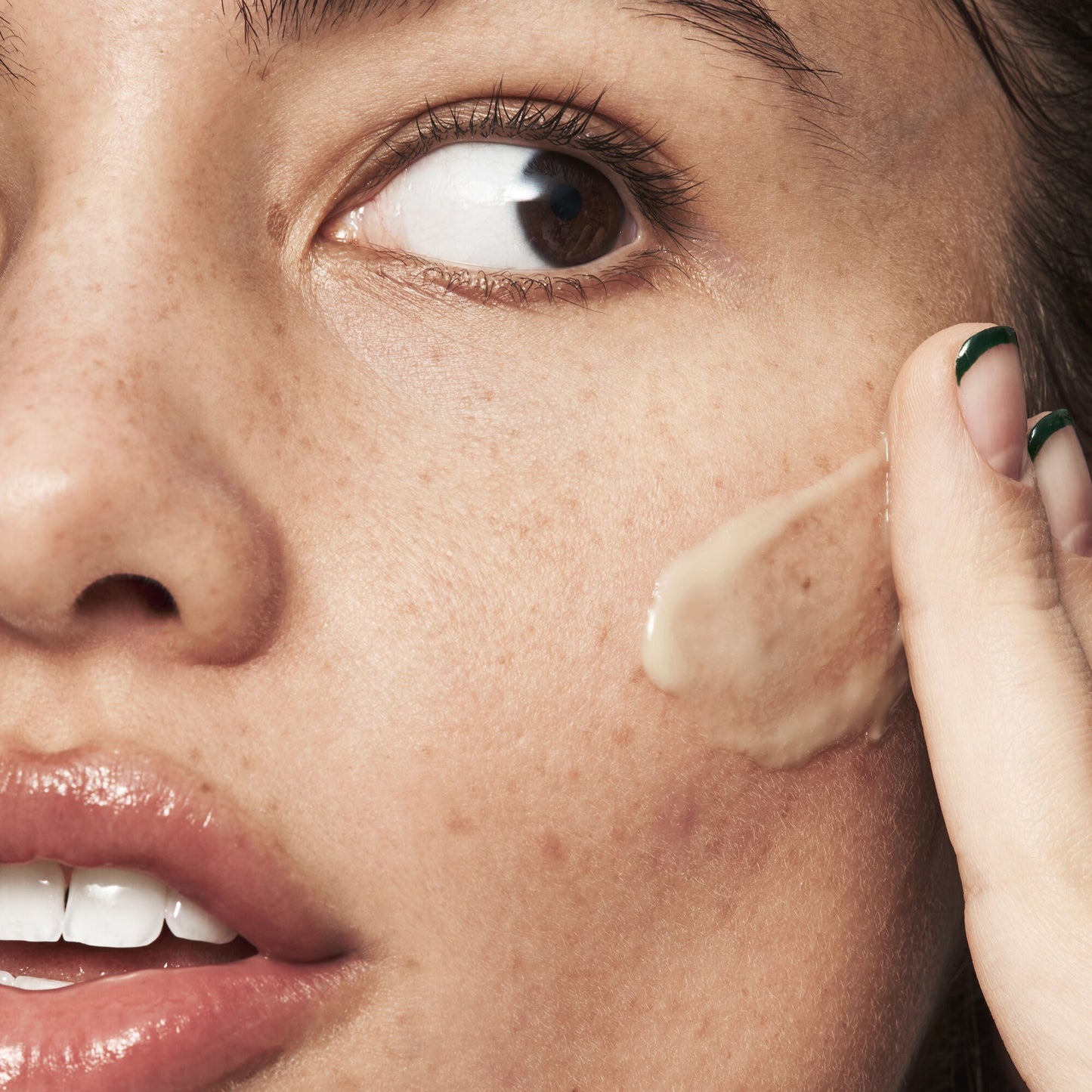 blemish-breakthrough-acne-calming-water-cream-a2 021522_Isabella_Acne_After_0462_FINAL_IGF_9e5f70b6-f47c-4bf3-9a7f-a9f223867f61.jpg