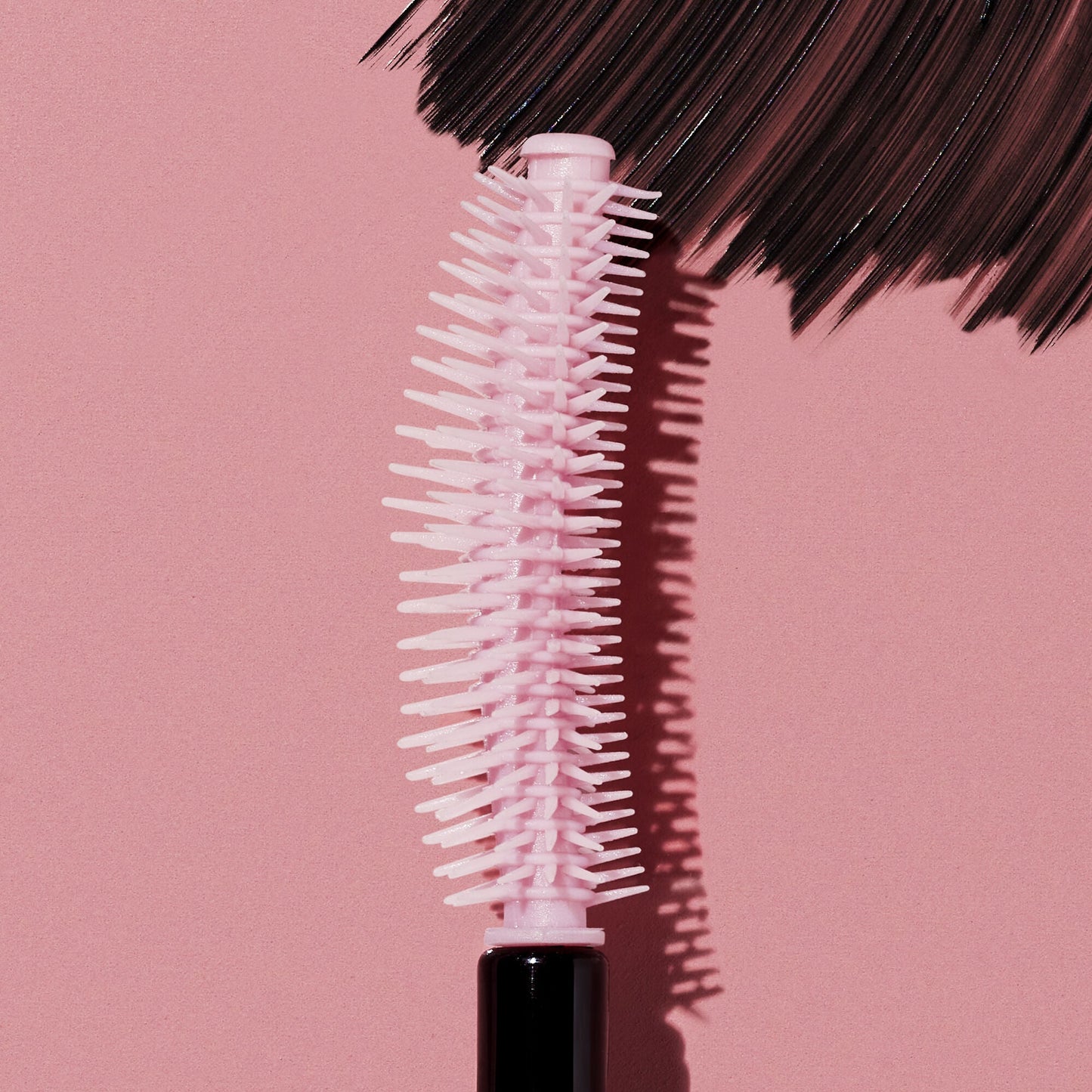 lash-n-roll-mascara-k1 053122_SL_LashNRollWand_RGB_IGF.jpg