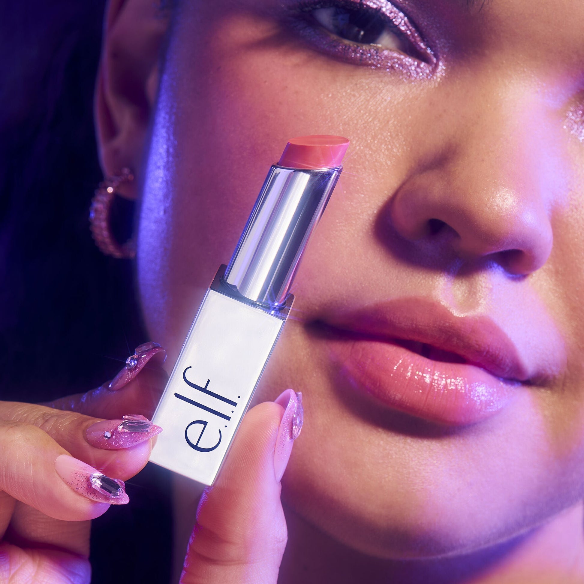 glow-reviver-lip-oil-stick-g9 072225_Breanna_SlipStick_1236_2000x2000_4adb6d91-4349-4c16-9f8e-036611f762d8.jpg