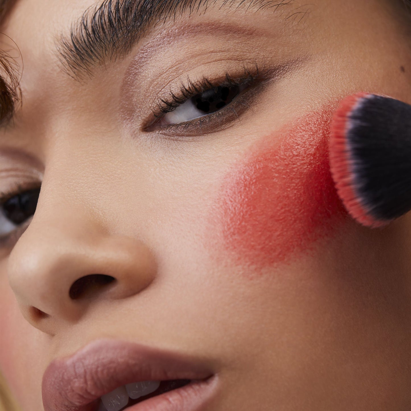 putty-blush-brush-r2 08112020_Alyssa_PuttyPrimerTrio-0241_IGF.jpg