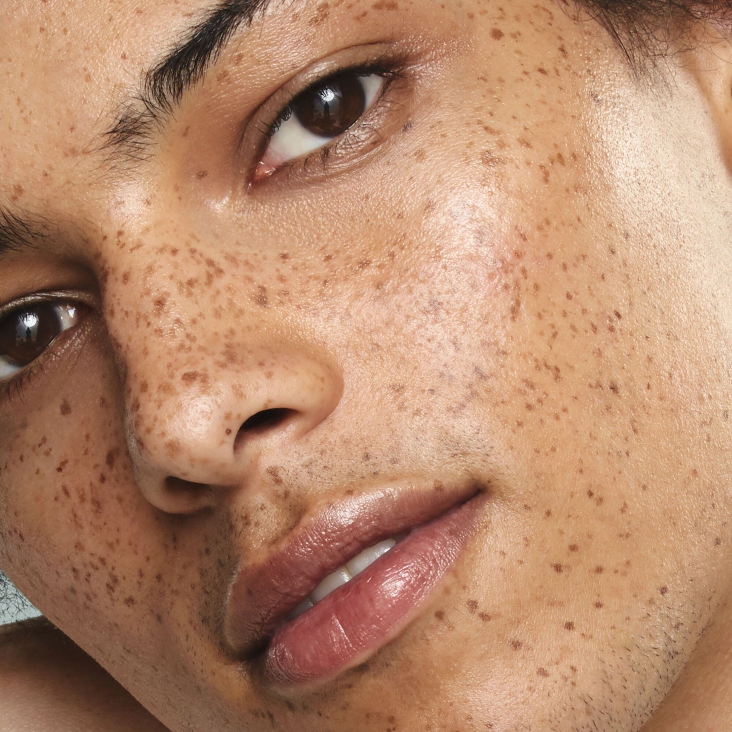holy-hydration-face-cream-spf-30-n6 11112019_012021_Danny_HHydrationApp_044_IGF.jpg